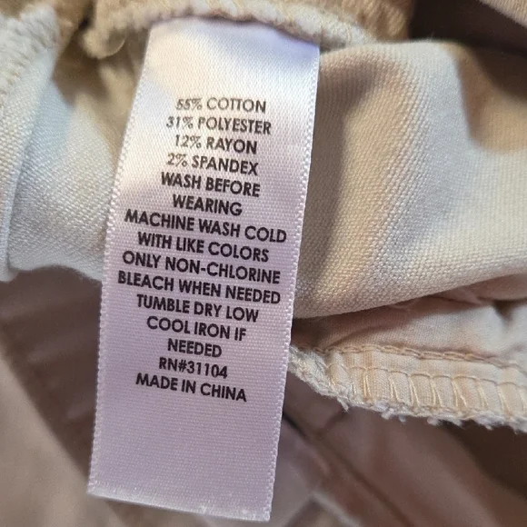 Kim Rogers Beige Bermuda Shorts 10 - Picture 7 of 7